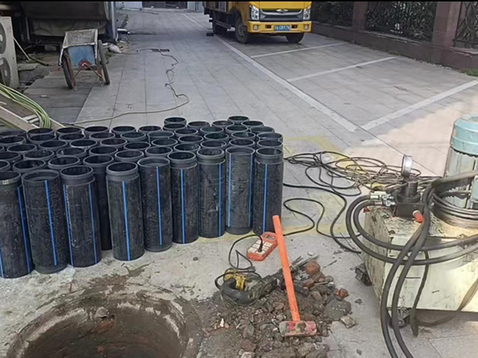 秭归PE置换管厂家 DN315置换管 非开挖管短管置换